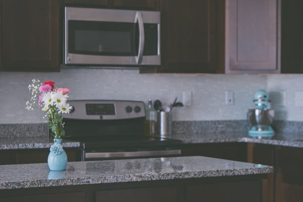 best kitchen organizing tip to declutter the kitchen. Best way to declutter the kitchen.