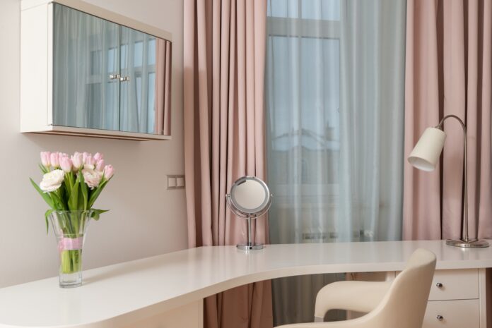 A guide on how to choose curtains for your home. Choosing a curtain can be tedious, This guide to picking perfect curtains will help you.