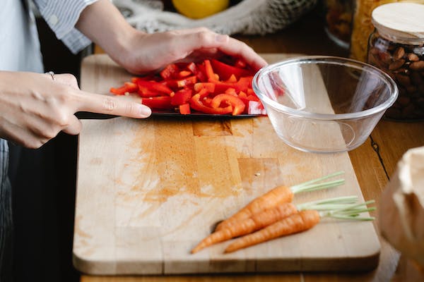 Some important kitchen tools to make your life easy.